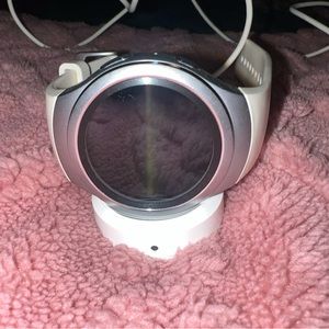 Samsung gear 2 smartwatch with charger and changeable band